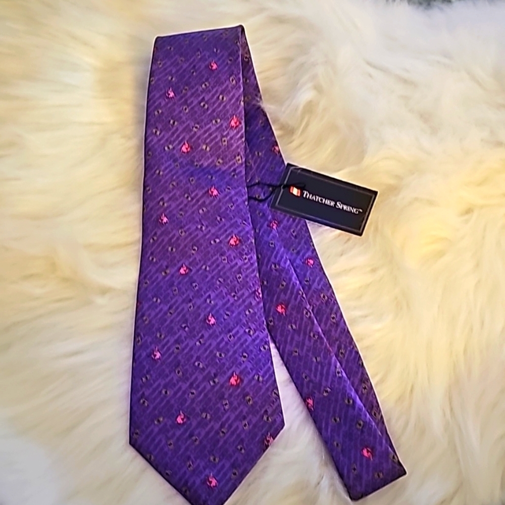 THATCHER SPRING Mens silk tie, NWT. Purple with‎ small pink bulls and $ signs